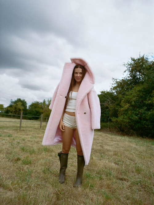 Millie Bobby Brown for British Vogue, December 2025 15