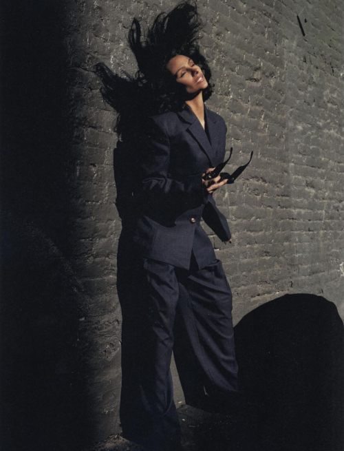 Nazanin Mandi Instagram Photos, November 2025 4