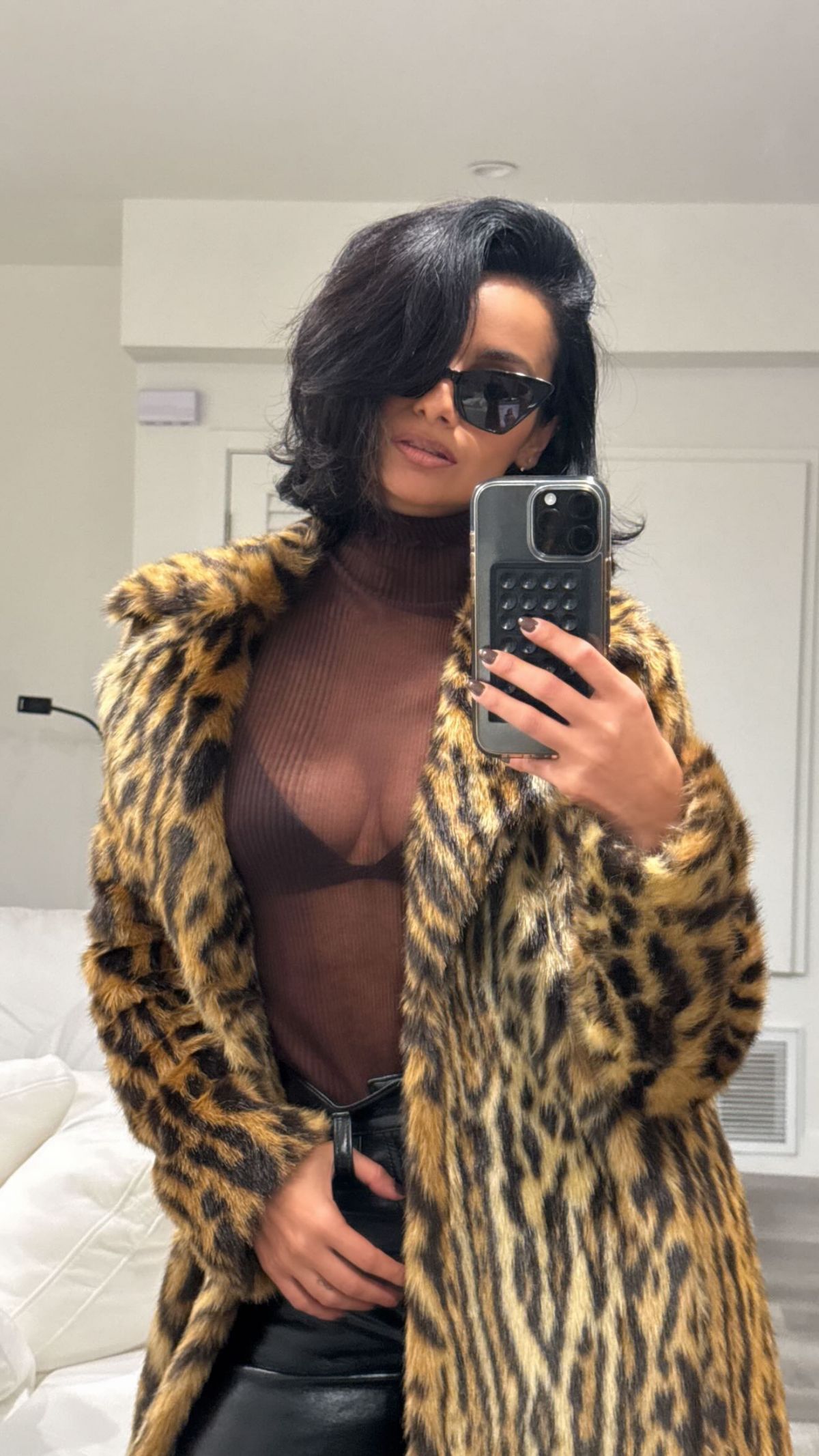 Nazanin Mandi Instagram Photos, November 2025