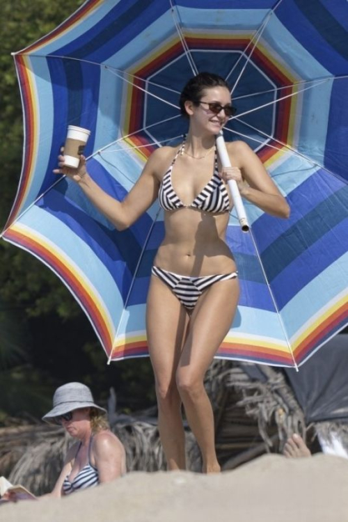 Nina Dobrev Celebrates Thanksgiving Bikini Beach Moment, November 2025 8