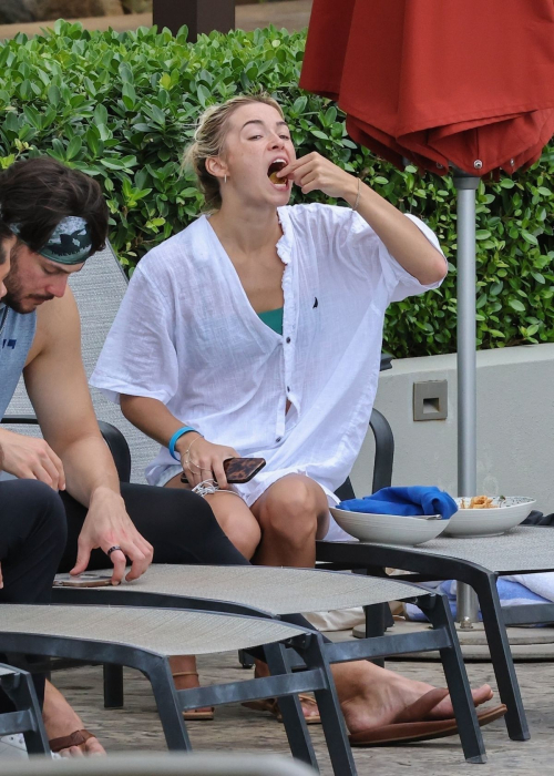 Olivia Dunne bikini pool day in Hawaii, November 2025 10