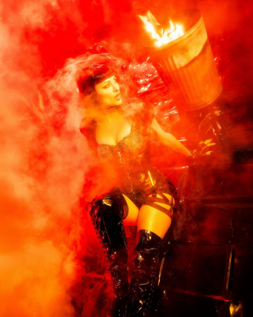 Paris Hilton Stunning Instagram Photos, Nov 2025 2