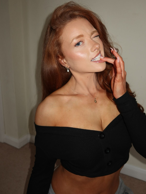 Phoebe Ginger Instagram Photos, November 2025 2