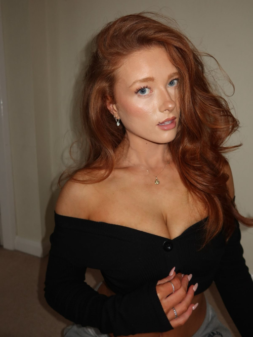 Phoebe Ginger Instagram Photos, November 2025 4