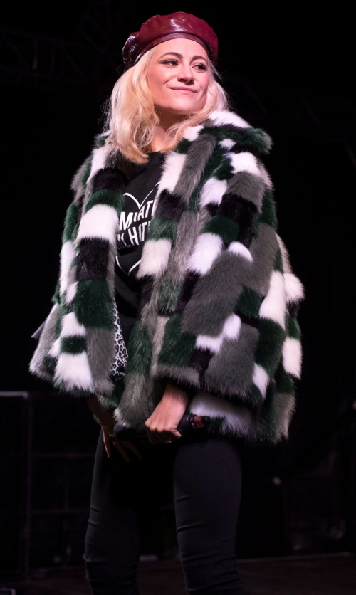 Pixie Lott at Christmas Lights Switch On, November 2017 1