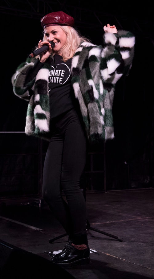 Pixie Lott at Christmas Lights Switch On, November 2017 2