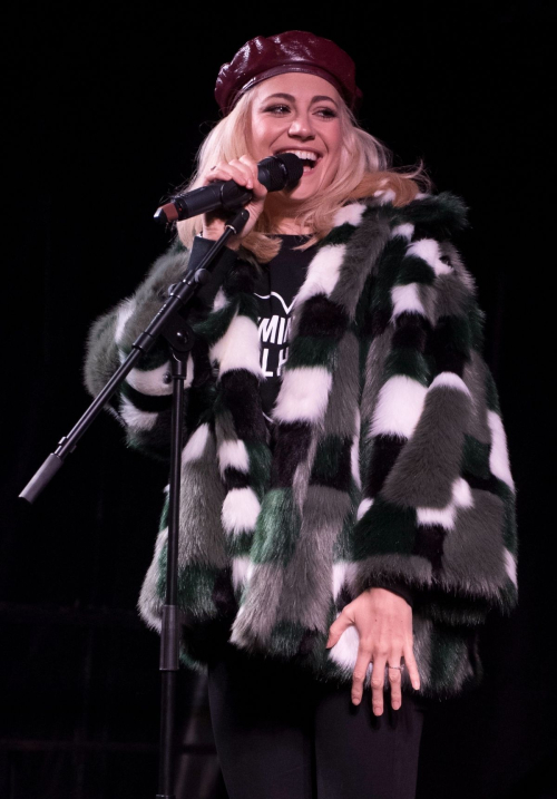 Pixie Lott at Christmas Lights Switch On, November 2017 3