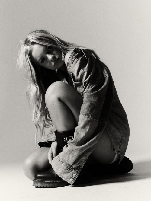 Pressley Hoshbach Photoshoot, November 2025 5