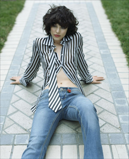 Rachel McAdams lovely for People magazine, 2004 2