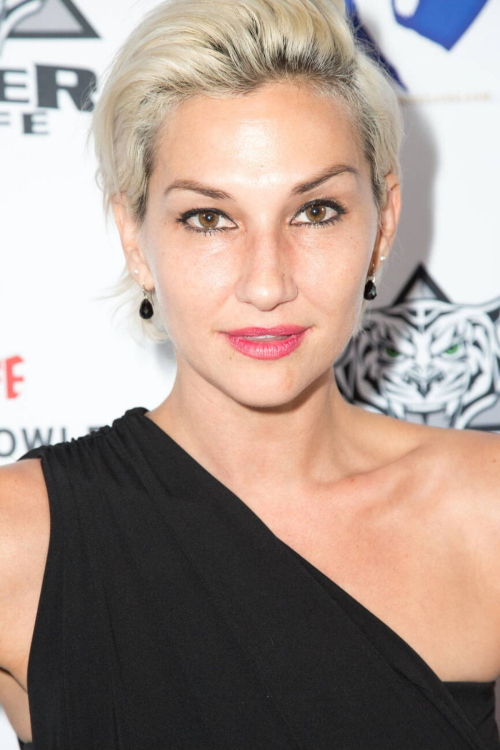 Rebekah Dean Babes in Toyland Charity Drive, 2017 2