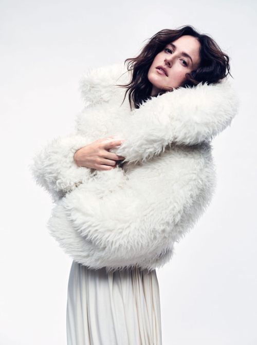 Renate Reinsve Elle USA Women in Hollywood, November 2025 1