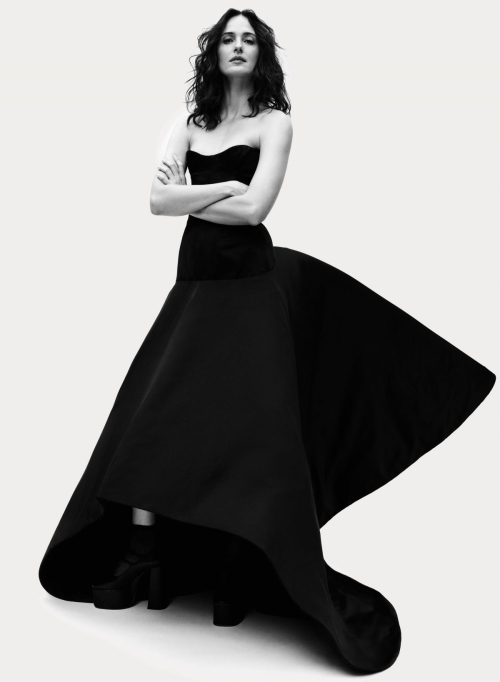 Renate Reinsve Elle USA Women in Hollywood, November 2025 5