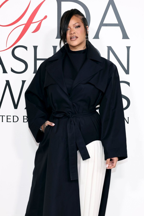 Rihanna at CFDA Awards in New York City, Nov 2025 2