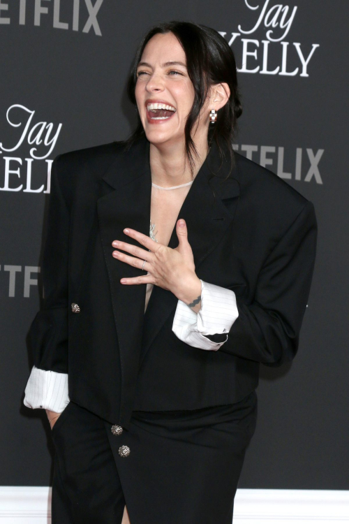 Riley Keough Jay Kelly Premiere Los Angeles, November 2025 5