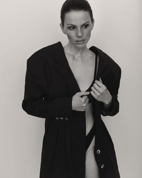 Ruby O Fee Fraulein Magazine, November 2025 1