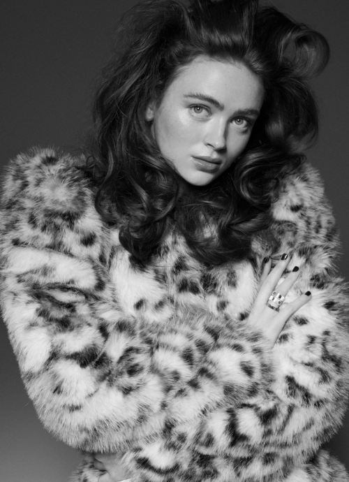 Sadie Sink Elle Australia, December 2025 8