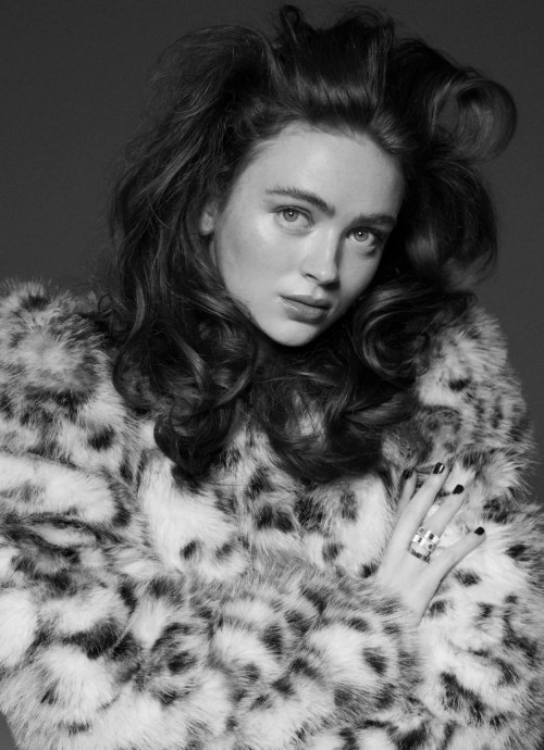 Sadie Sink Elle Australia Feature, December 2025 8