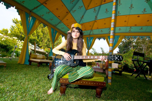 Selena Gomez chic in FKNY Jeans beach shoot, 2008 5