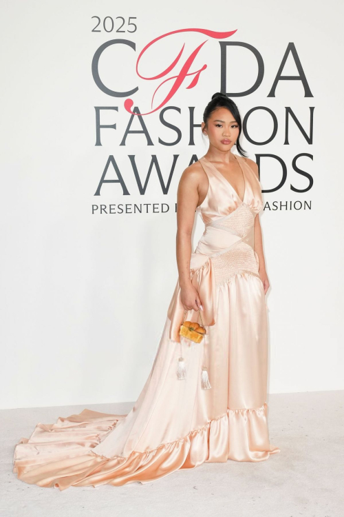Sunisa Lee at CFDA Awards in New York City, Nov 2025 3