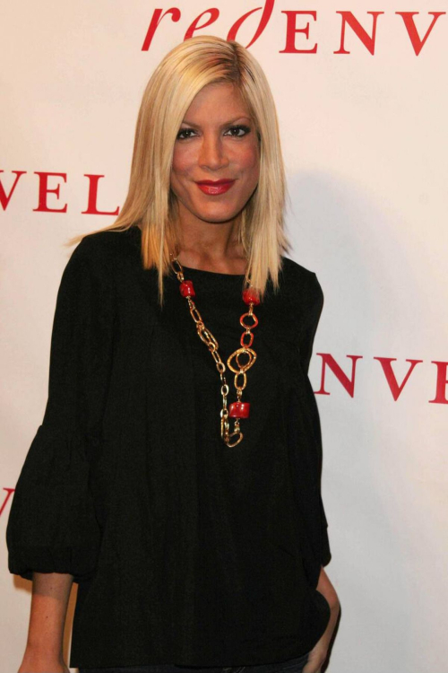 Tori Spelling at Red Envelope Holiday Party New York, 2007 1