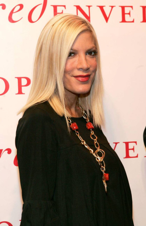 Tori Spelling at Red Envelope Holiday Party New York, 2007 6