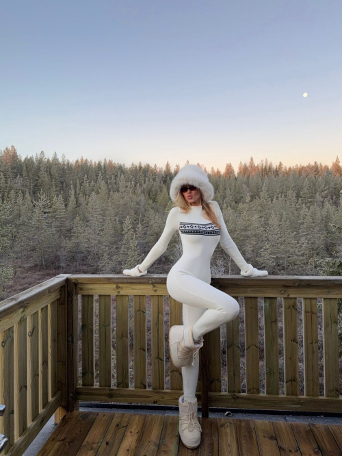 Victoria Turner Instagram Photos, November 2025 7