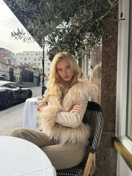 Victoria Turner Instagram photos, November 2025 6