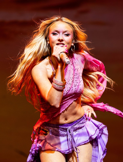 Zara Larsson Performs Live at Avicii Arena Stockholm, November 2025 5