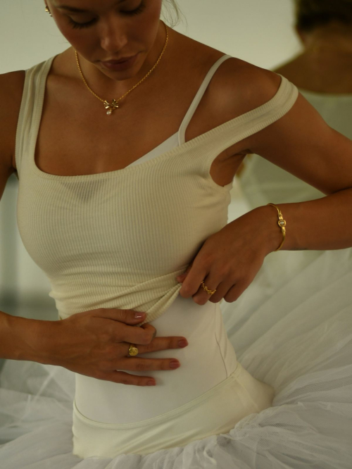 Alexis Ren for Sereia Jewelry Fall Winter Campaign, 2025 3