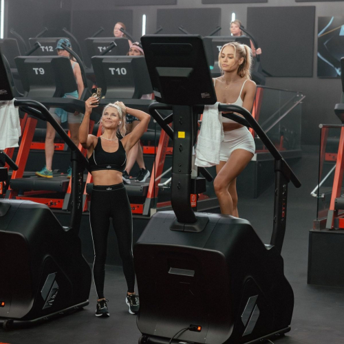 Ali Larter Posts Latest Instagram Pictures, December 2025 17