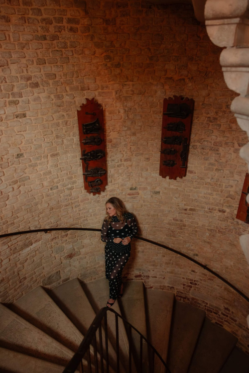 Alicia Silverstone in The Italian Reve Magazine, December 2025 12