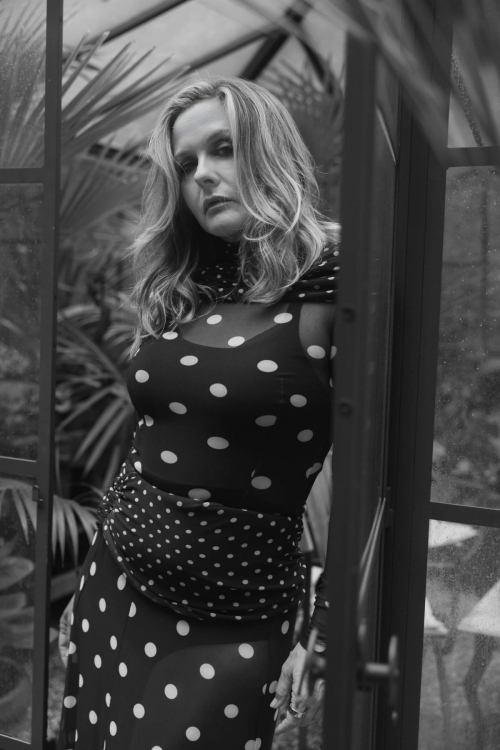 Alicia Silverstone in The Italian Reve Magazine, December 2025 17
