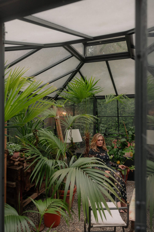 Alicia Silverstone in The Italian Reve Magazine, December 2025 18