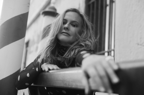 Alicia Silverstone in The Italian Reve Magazine, December 2025 5