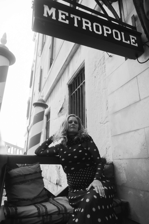 Alicia Silverstone in The Italian Reve Magazine, December 2025 8