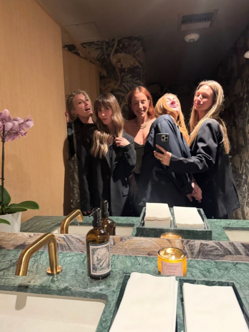 Alison Brie Shares New Instagram Style, December 2025 15