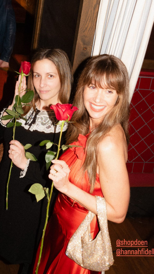 Alison Brie Shares New Instagram Style, December 2025 1