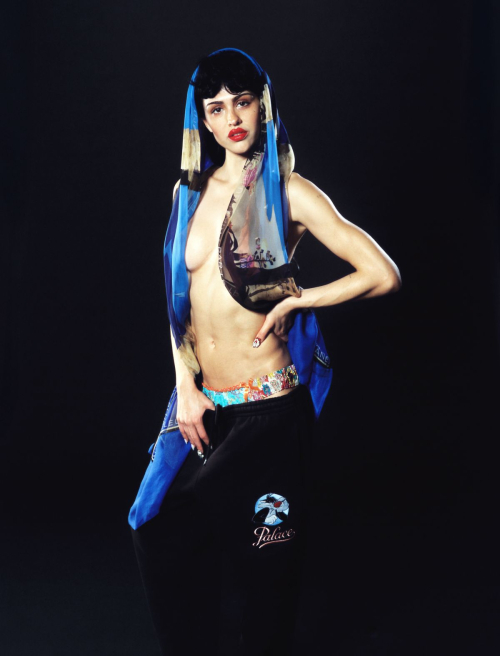 Amelia Hamlin for The Face Magazine Winter Issue, 2025 1