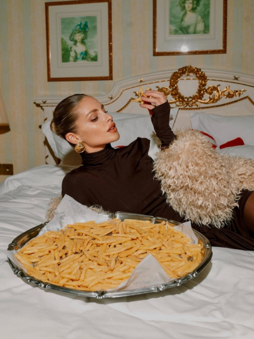 Anna Maria Olbrycht Instagram Style Update, December 2025 9