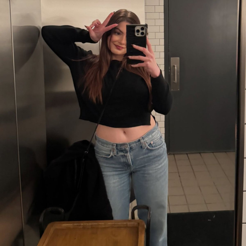 Ariel Winter Latest Instagram Fashion Update, December 2025 6