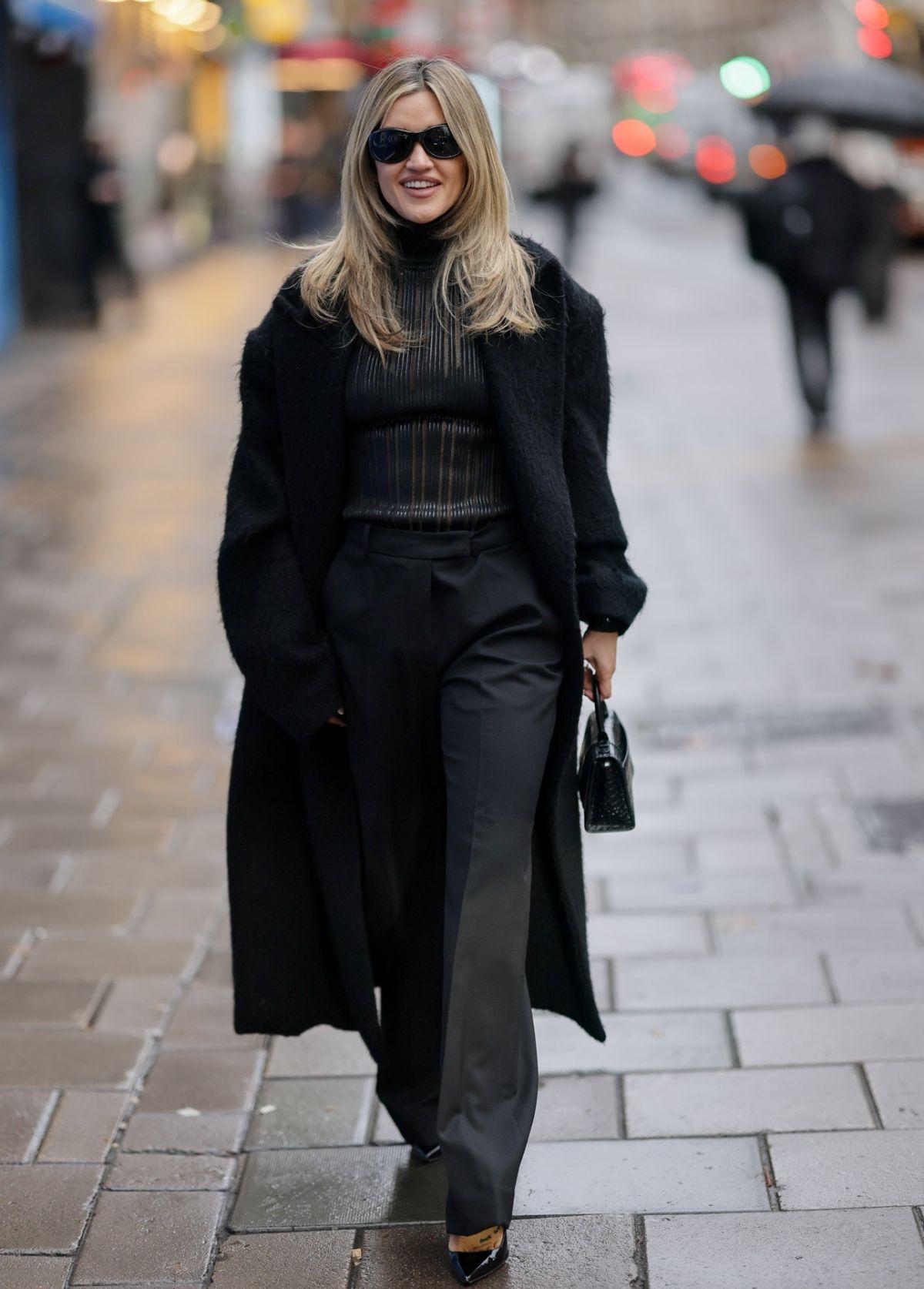 Ashley Roberts Arrives at Heart Radio Studio in London, December 2025 2