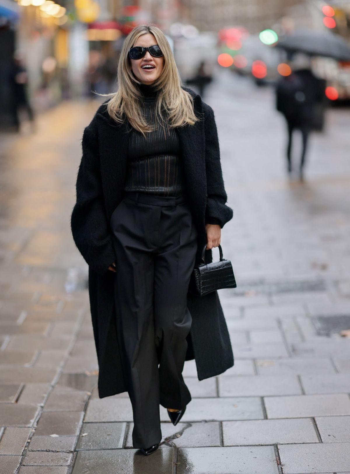 Ashley Roberts Arrives at Heart Radio Studio in London, December 2025 7