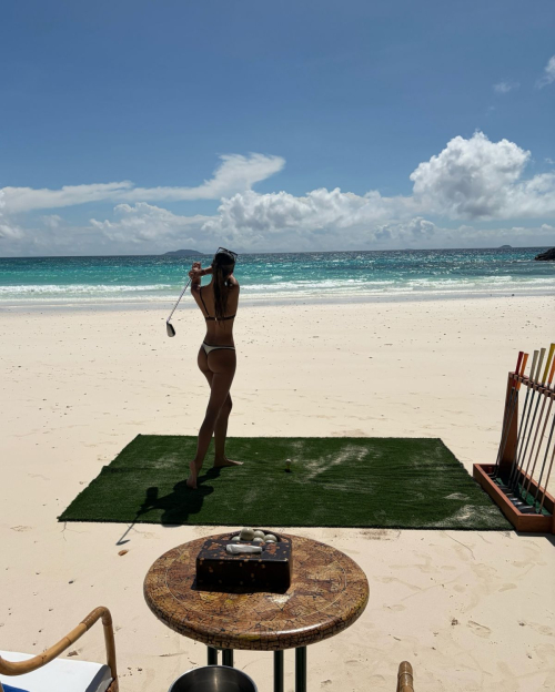 Audrey Thompson Posts Instagram Photo Highlights, November 2025 1