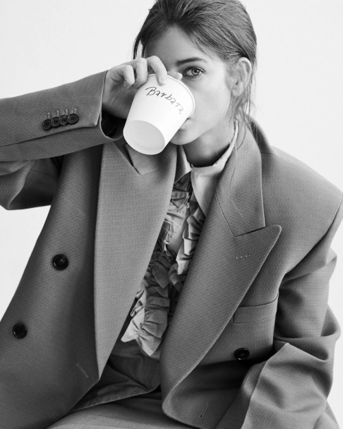 Barbara Palvin Featured in Revista De Milenio Issue, December 2025 10