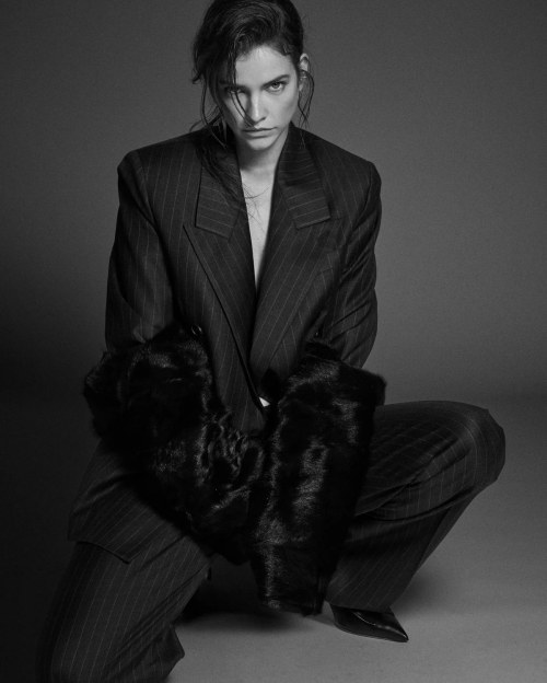 Barbara Palvin Featured in Revista De Milenio Issue, December 2025 13