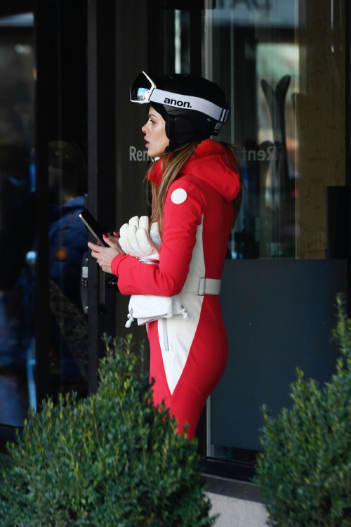 Brooks Nader Enjoys Ski Day in Aspen, December 2025 5