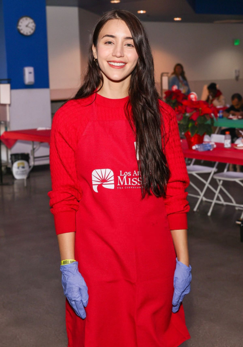 Caylee Cowan Attends Hope The Mission Christmas Event, 2025 4