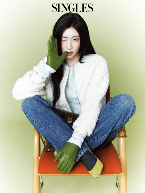 Chaeryeong Shines for Singles Magazine January 2026 Issue