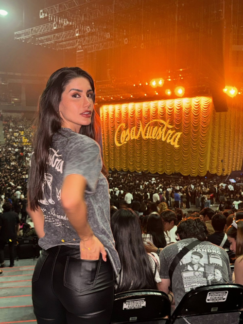 Claudia Coria Posts Fresh Instagram Photos, November 2025 3