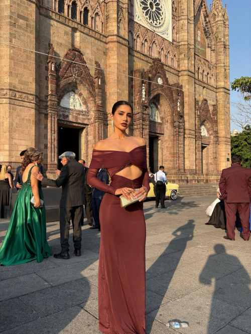 Claudia Coria Posts Fresh Instagram Photos, November 2025 4